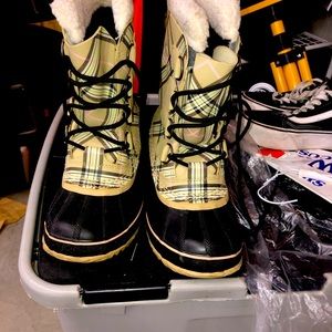 Sorels size 8